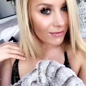 Meet your Posher, Alexandra